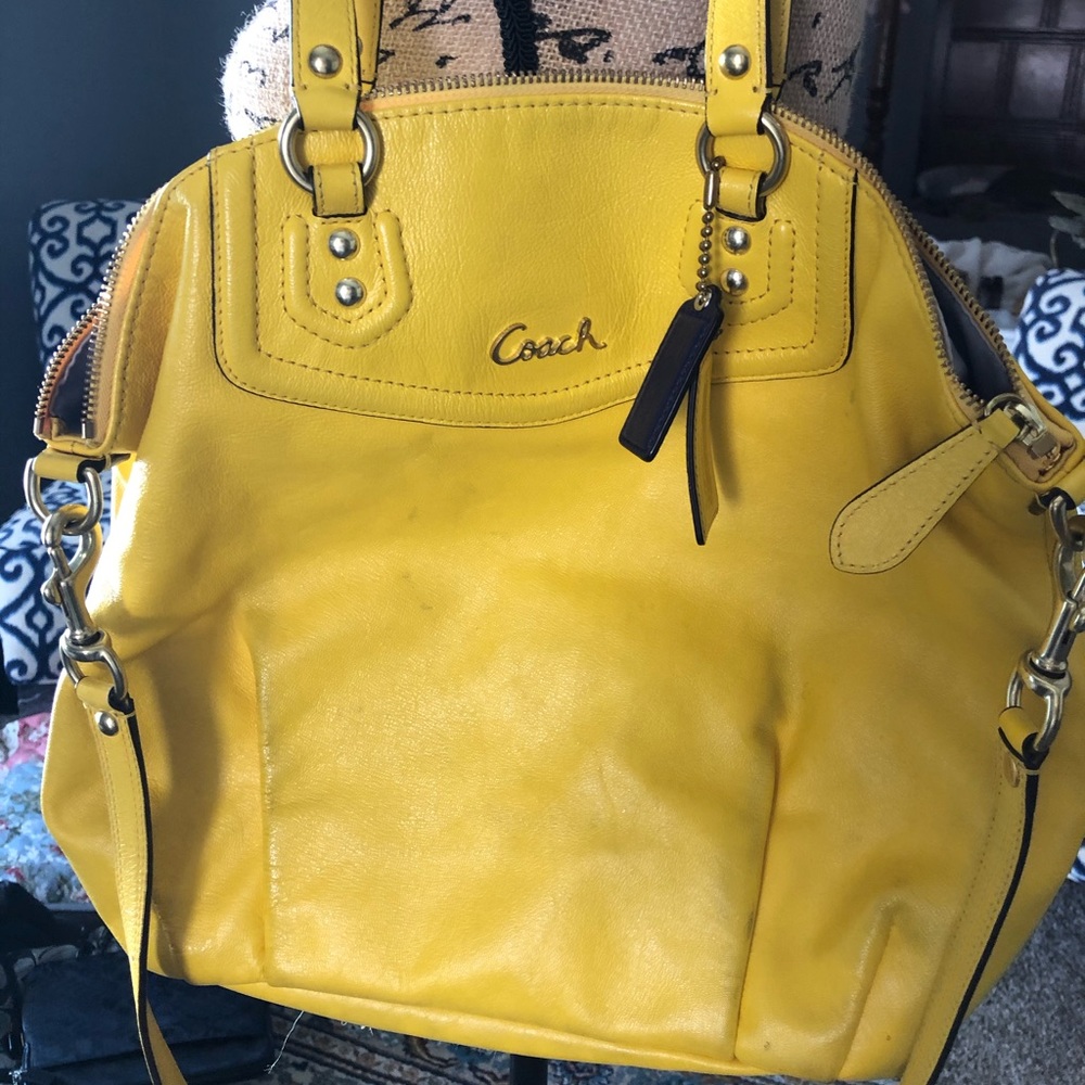 COPY - Coach shoulder bag.